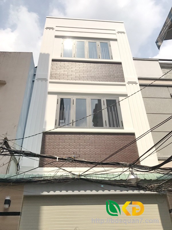 Bán nhà 2 lầu mới mặt tiền hẻm đường Khánh Hội quận 4.
